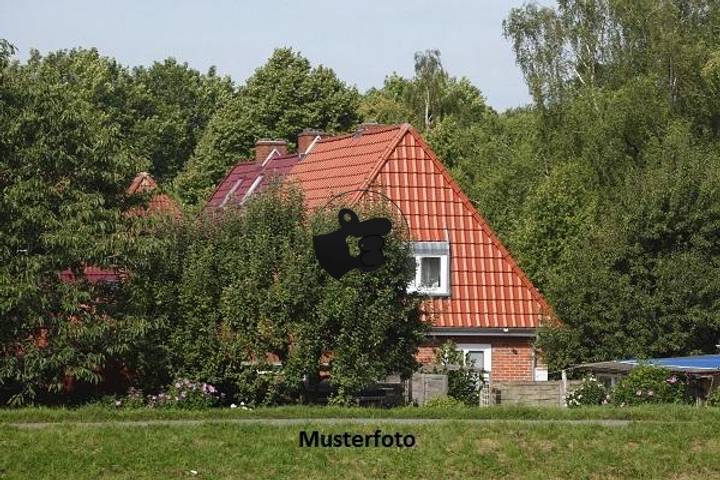 House for sale in Giesen, Germany