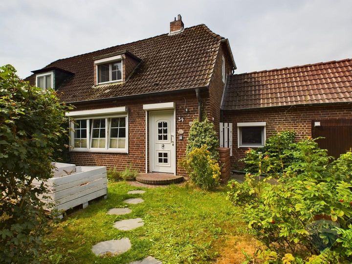 House for sale in Brunsbuttel                   - Schleswig-Holstein, Germany