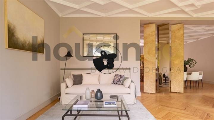 4 bedrooms apartment in Madrid, Spain