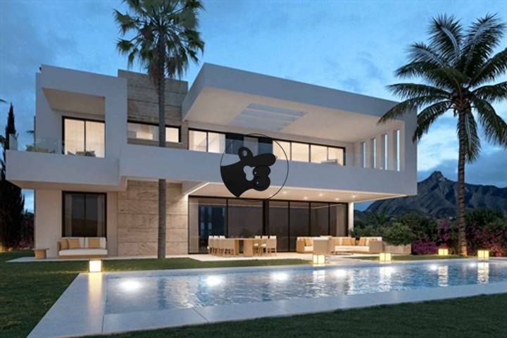 5 bedrooms house in Marbella, Spain