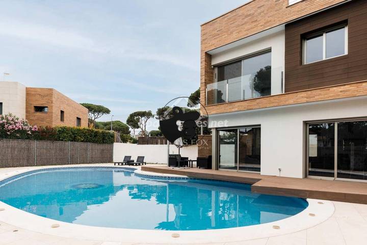 4 bedrooms house in Castelldefels, Spain