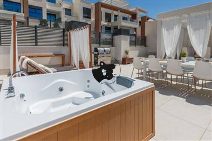 2 bedrooms apartment in Benahavis, Spain