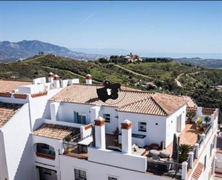 2 bedrooms apartment in Calahonda, Spain