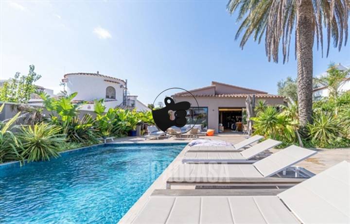 4 bedrooms house in Empuriabrava, Spain