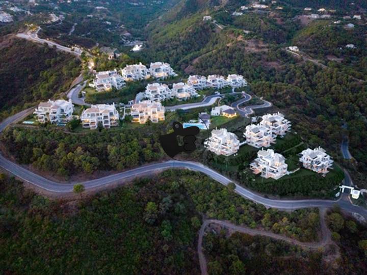 2 bedrooms apartment for sale in Benahavis, Spain