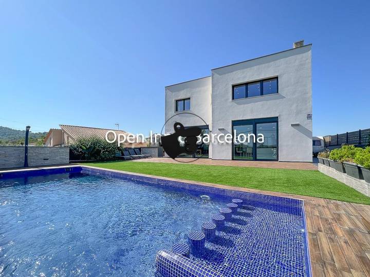 5 bedrooms other in Canyelles, Barcelona, Spain