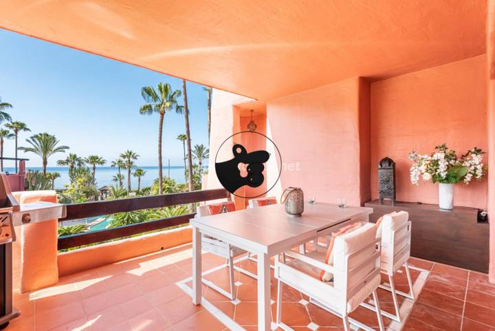 2 bedrooms apartment in Estepona, Spain