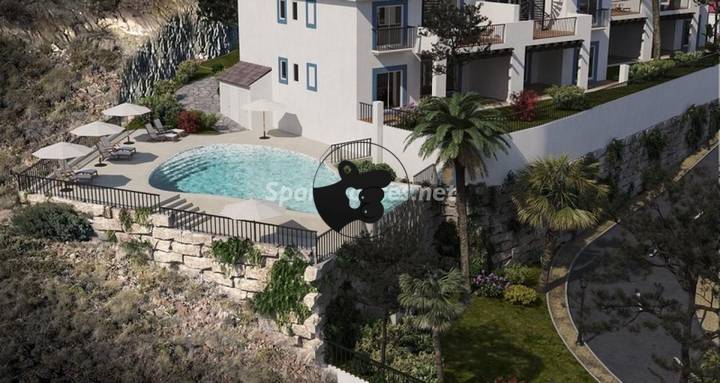 2 bedrooms apartment in Benahavis, Spain