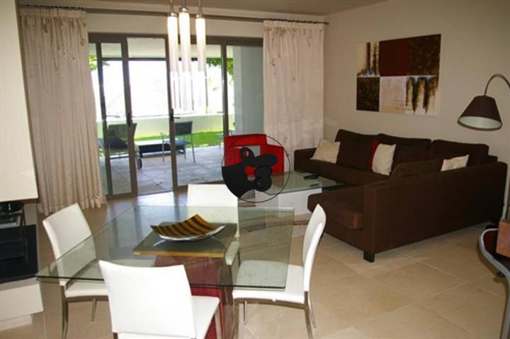 2 bedrooms apartment for sale in Benahavis, Spain