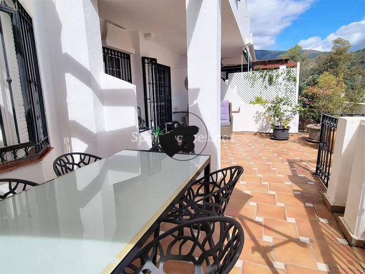 2 bedrooms apartment in Benahavis, Spain