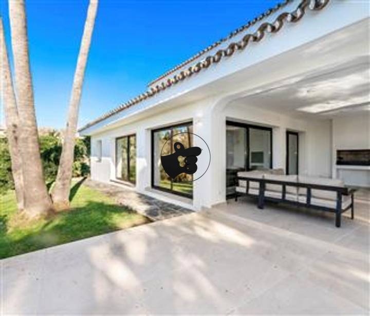 4 bedrooms other in Marbella del Este, Spain