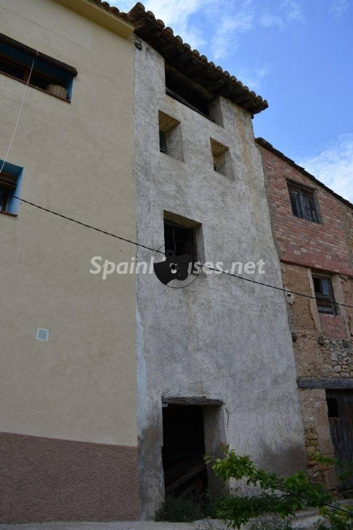 house in Fornoles, Teruel, Spain