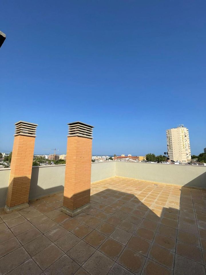 2 bedrooms apartment for rent in Playamar - Benyamina, Spain