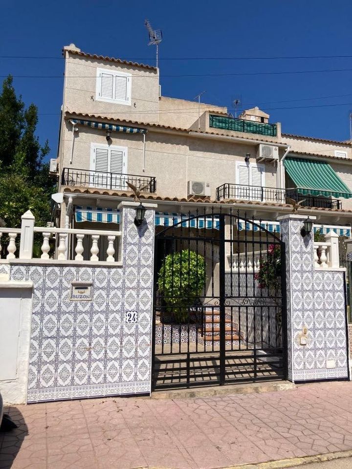 2 bedrooms house for rent in Guardamar del Segura, Spain