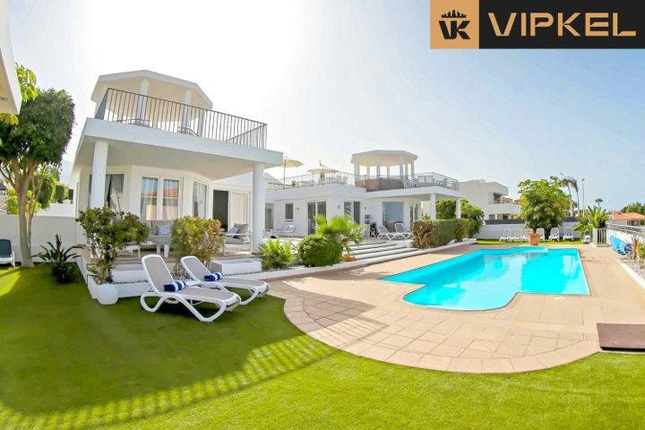 12 bedrooms house for sale in Adeje, Spain