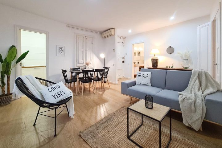 3 bedrooms apartment for rent in Sants-Montjuic, Spain