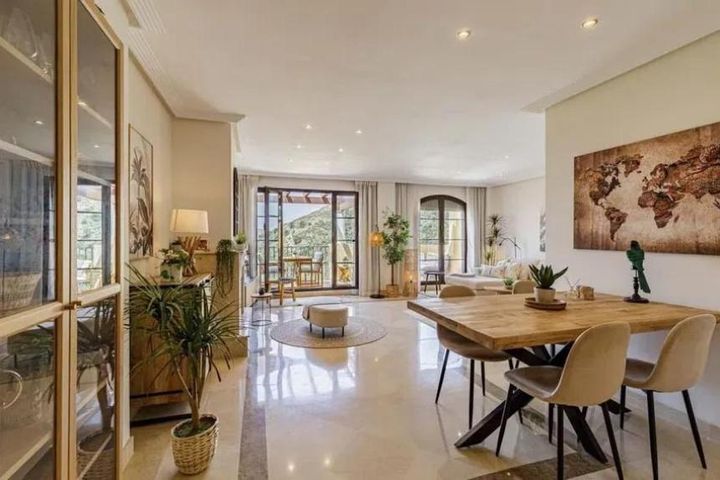 2 bedrooms house for sale in Benahavis, Spain