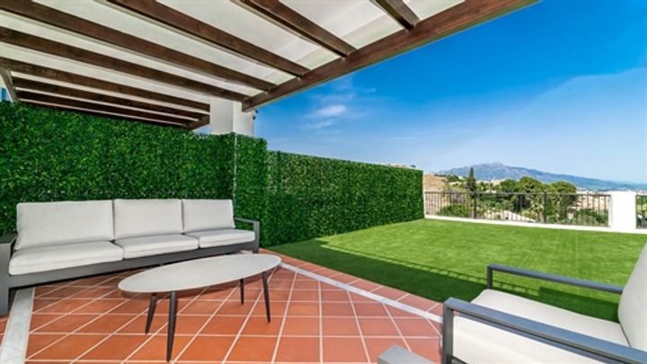 3 bedrooms apartment for sale in Benahavis, Spain