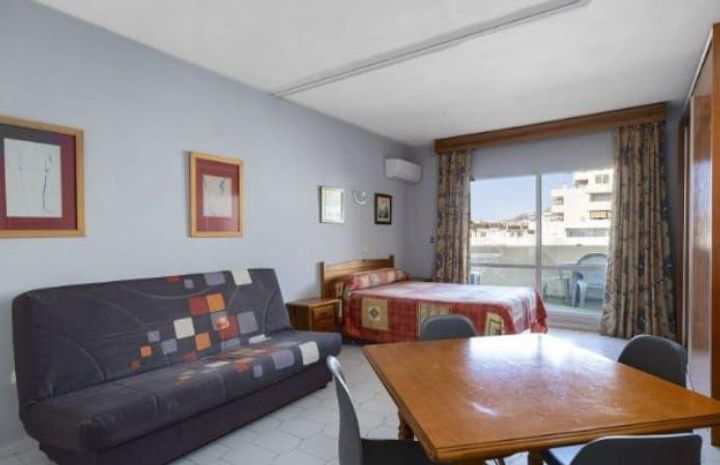 Apartment for rent in Parque de la Paloma, Spain