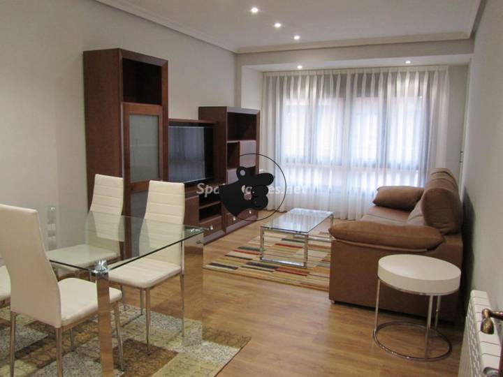 1 bedroom apartment in Oviedo, Asturias, Spain