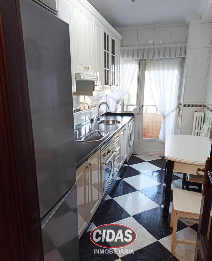 3 bedrooms apartment for sale in Oviedo, Spain