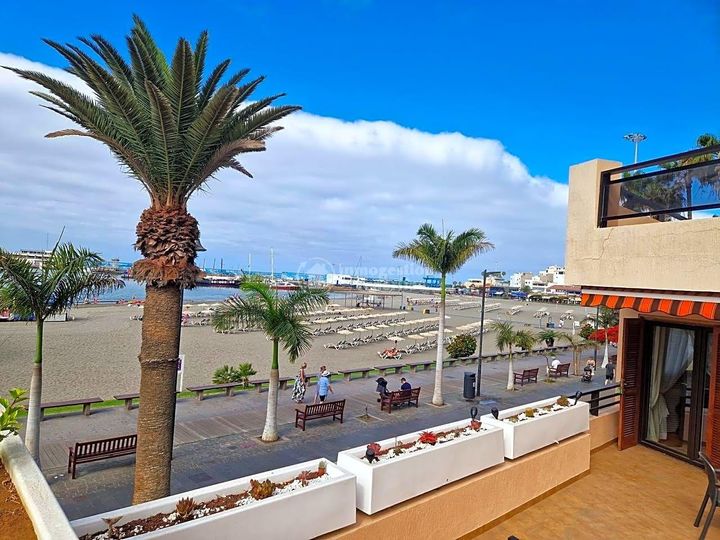 2 bedrooms apartment for rent in Los Cristianos, Spain