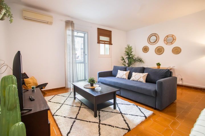 2 bedrooms apartment for rent in Sants-Montjuic, Spain