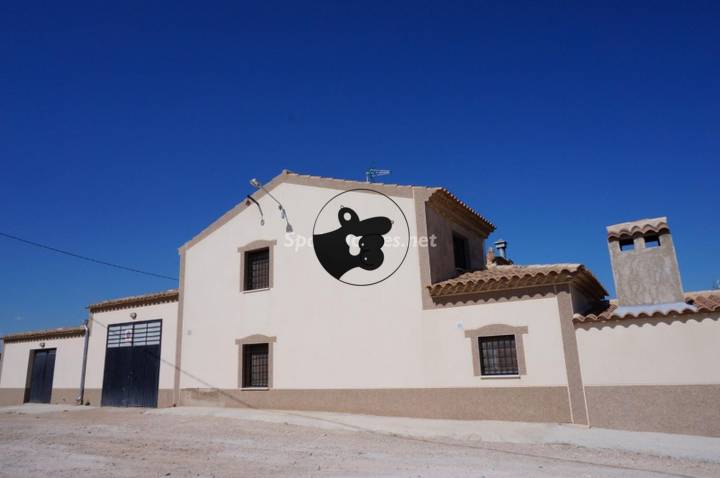 7 bedrooms house in Yecla, Murcia, Spain