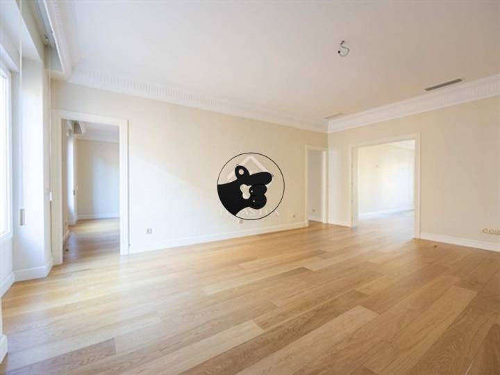 3 bedrooms apartment for sale in Madrid, Spain