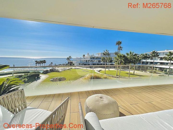 3 bedrooms apartment for sale in Estepona, Spain