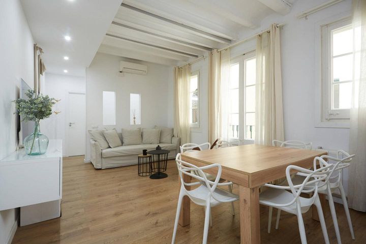 3 bedrooms apartment for rent in Gotic, Spain