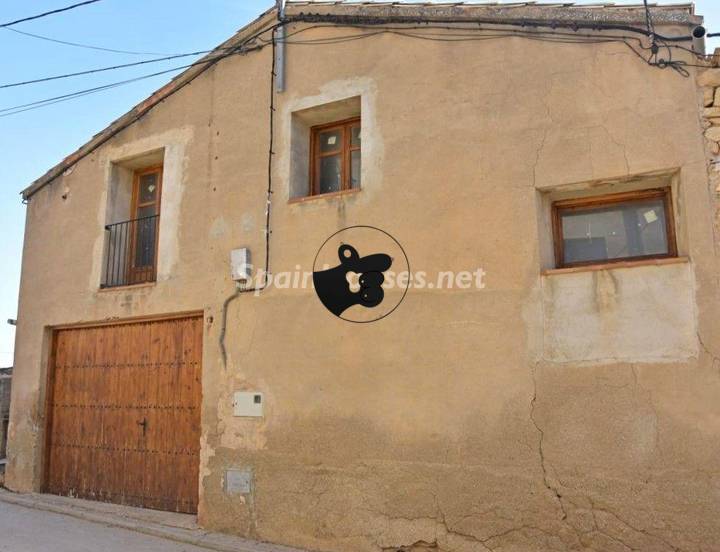 house in Valdealgorfa, Teruel, Spain
