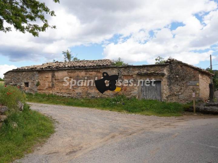 house in Barcabo, Huesca, Spain