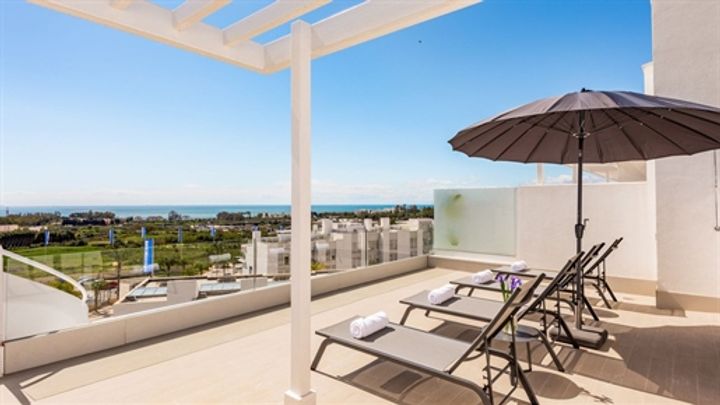 2 bedrooms apartment for sale in Estepona, Spain