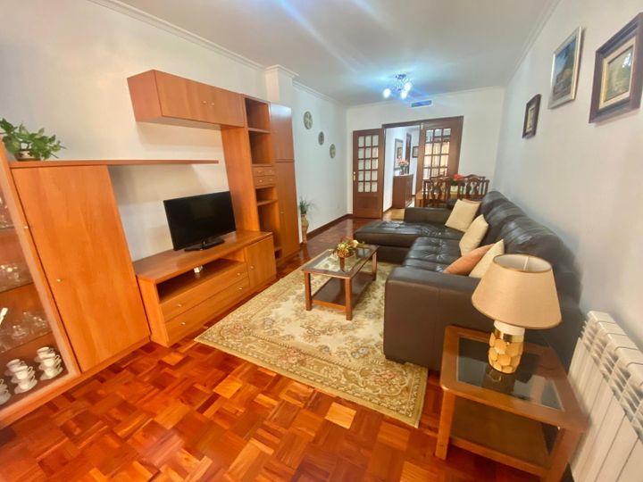 4 bedrooms apartment for rent in Vigo, Spain