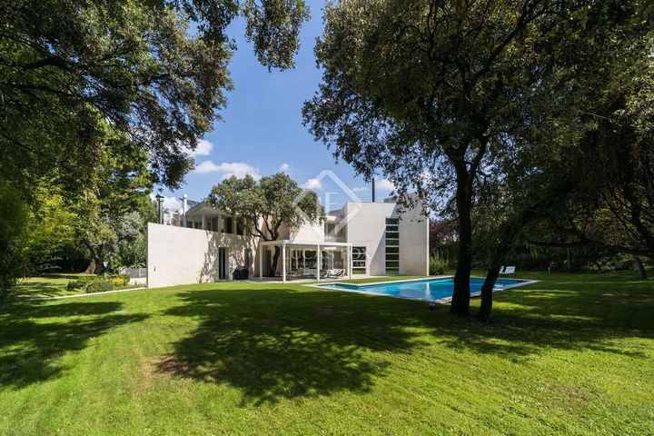 6 bedrooms house for sale in Madrid, Spain