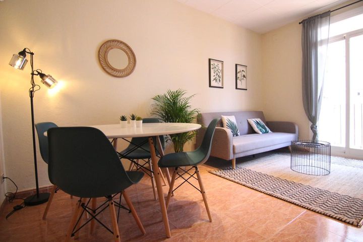 2 bedrooms apartment for rent in La Bordeta-Hostafrancs, Spain