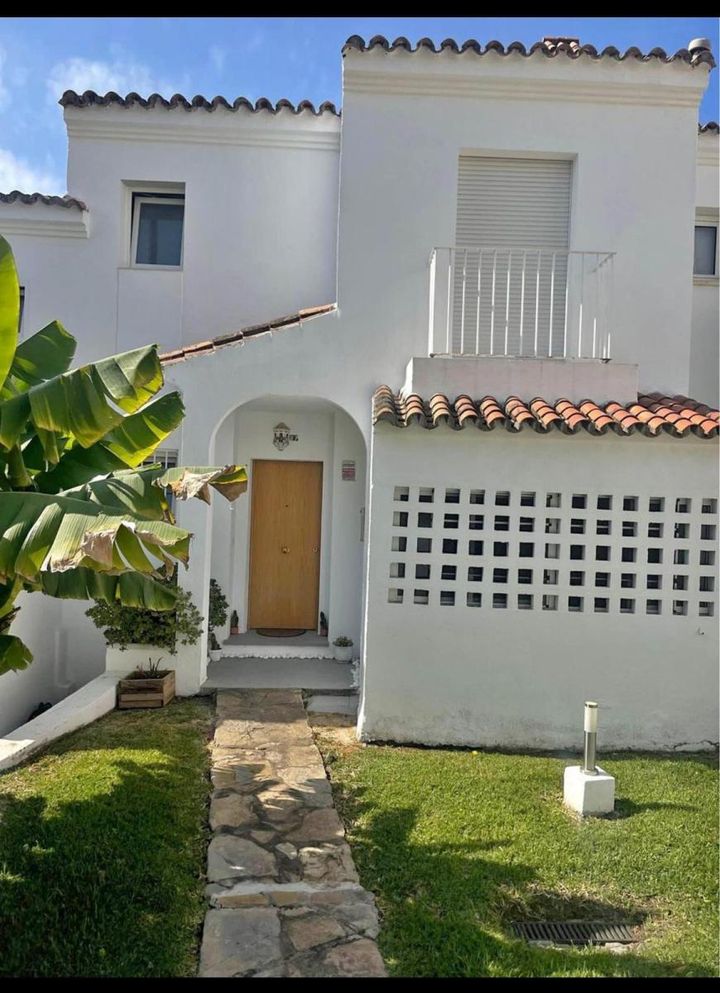 3 bedrooms house for rent in Estepona, Spain