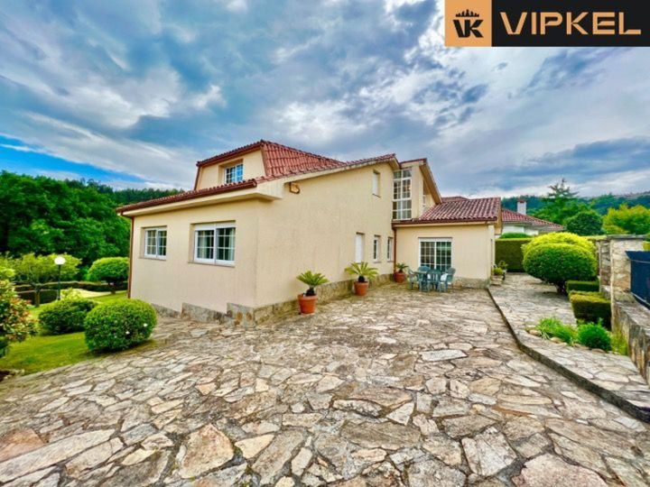 5 bedrooms house for sale in Teo, Spain