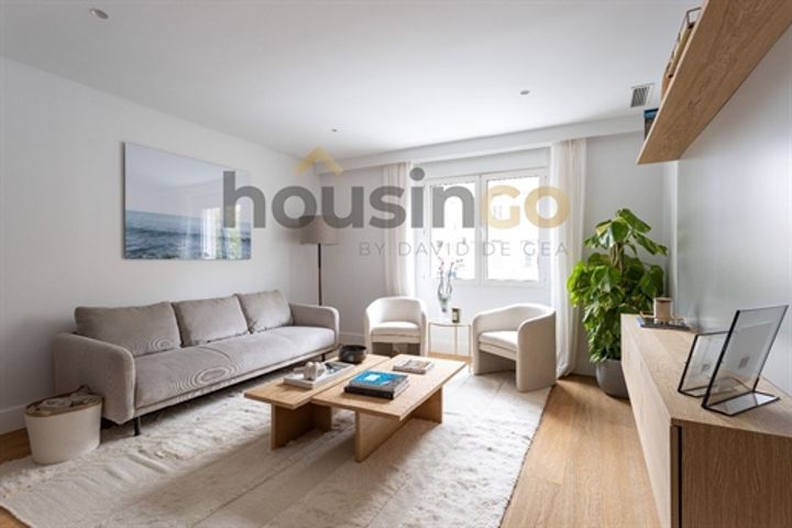 3 bedrooms apartment for sale in Madrid, Spain