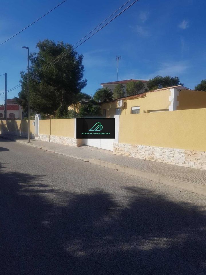 4 bedrooms house for rent in Algorfa, Spain