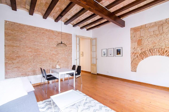 2 bedrooms apartment for rent in Gotic, Spain