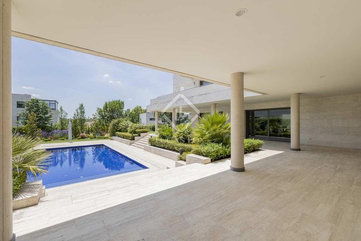 6 bedrooms house for sale in Madrid, Spain
