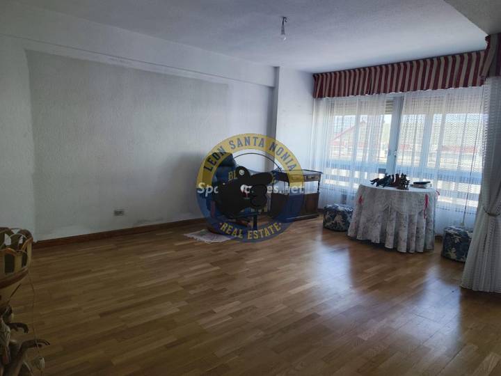 4 bedrooms apartment in Leon, Leon, Spain