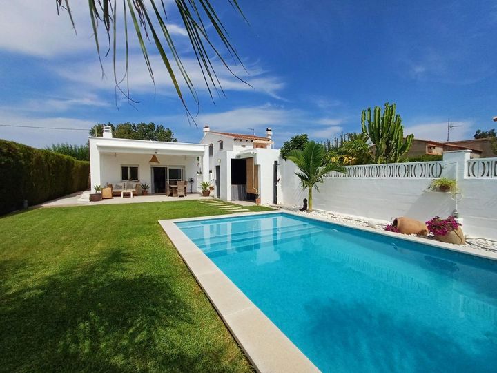 3 bedrooms house for rent in Oliva, Spain