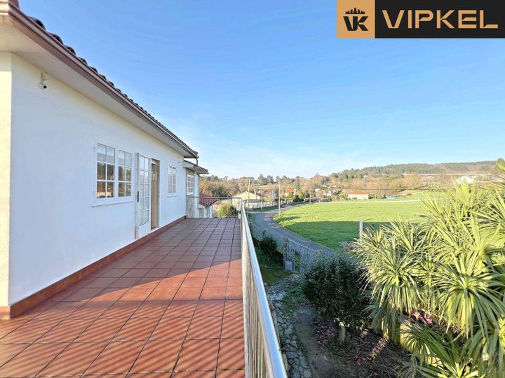 5 bedrooms house for sale in Teo, Spain