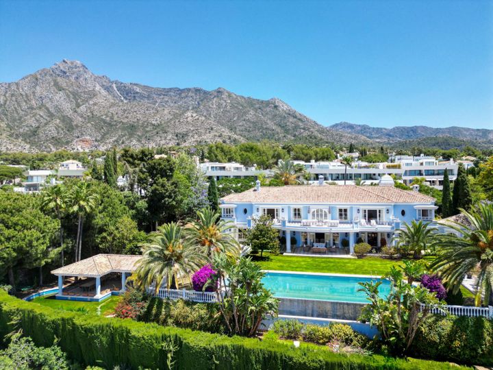 7 bedrooms house for rent in Marbella, Spain