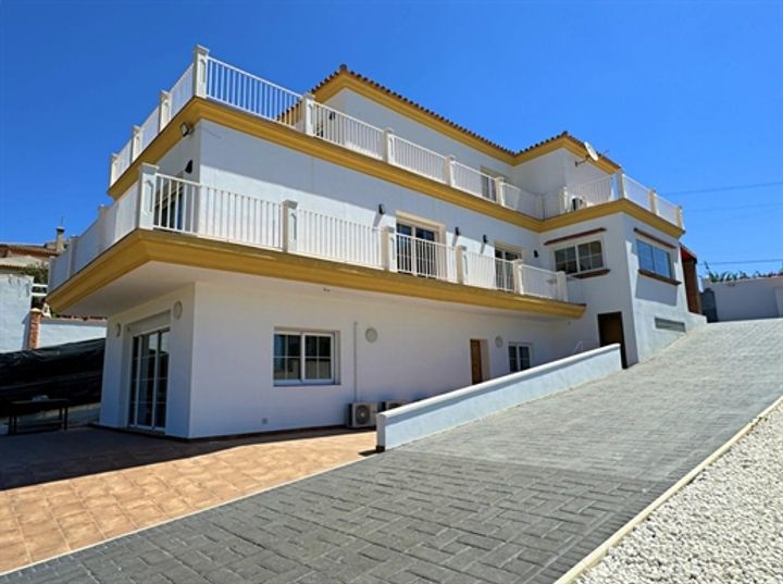 5 bedrooms house for sale in Manilva, Spain