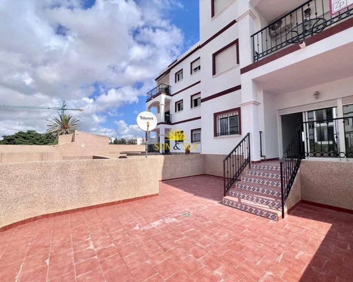 2 bedrooms apartment for rent in Punta Prima, Spain