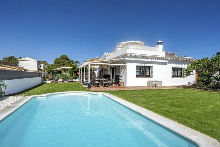 3 bedrooms house for sale in Estepona, Spain